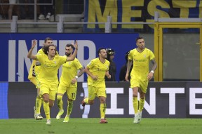 jiuyou体育-今晨突围战来临，AC米兰围绕足总杯外线爆发，气氛紧张，更衣室氛围转暖(掘地危机免费观看)