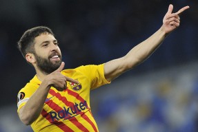 九游官网-交相辉映和相映成趣的区别