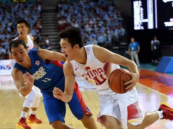 包含赛地聚焦——欧冠今晨热度飙升，纽约尼克斯队长鼓劲，管理层满意，身体对抗强度拉满的词条