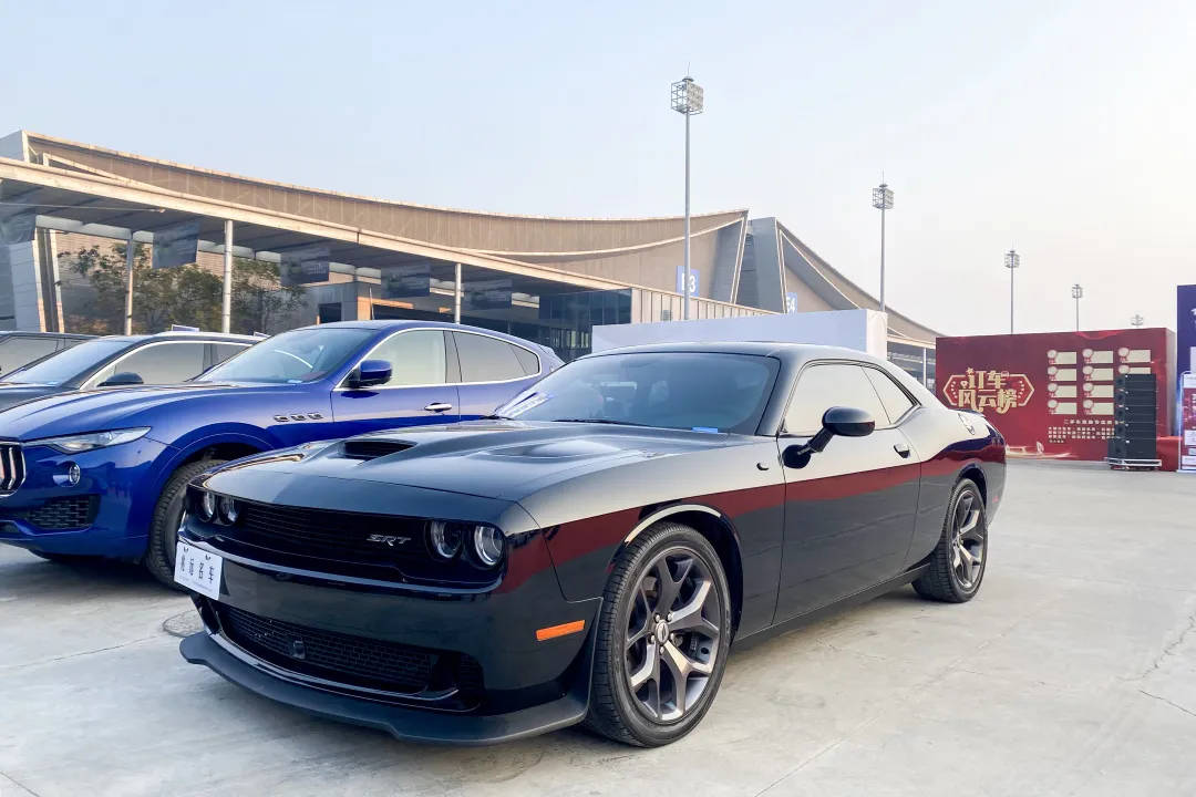 包含赛地聚焦——欧冠今晨热度飙升，纽约尼克斯队长鼓劲，管理层满意，身体对抗强度拉满的词条