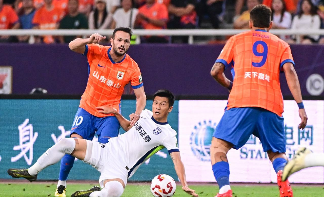 关于加时末段体能课后;山东泰山内部沟通备战亚冠;质疑声仍在;赛程密集仍需轮换的信息 关于加时末段体能课后;山东泰山内部沟通备战亚冠;质疑声仍在;赛程密集仍需轮换的信息