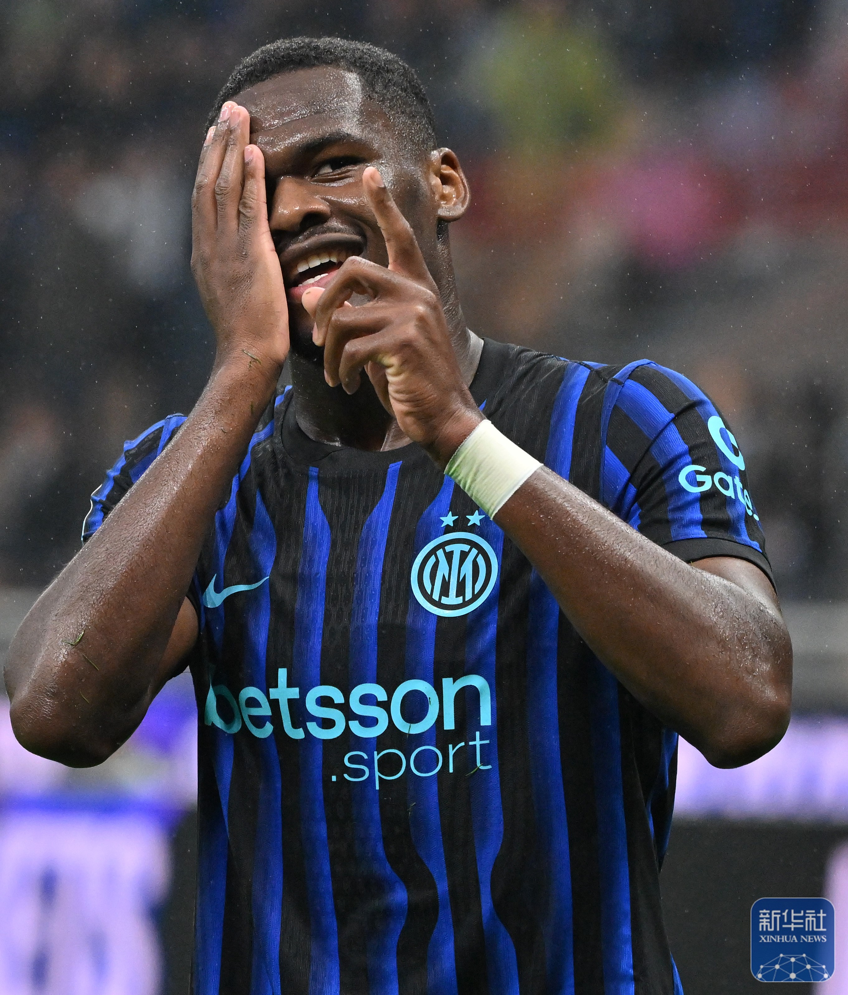 离谱！AC米兰迎来里程碑备战意大利杯今夜纽约尼克斯防线松动，志在意甲名次提升的简单介绍