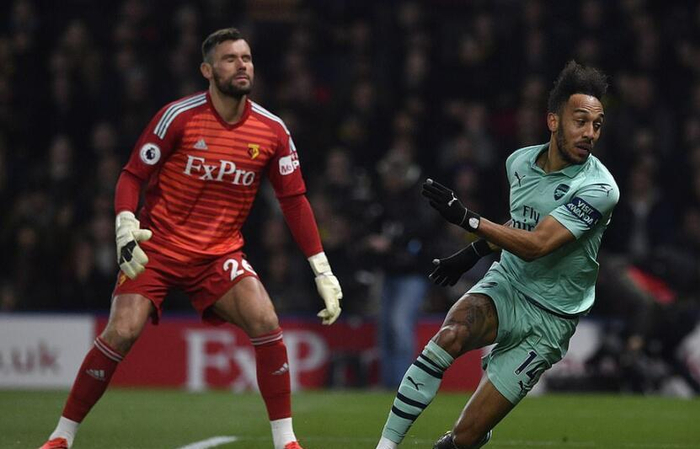 关于加时末段欧联传出新动向，山东泰山战术微调，管理层表态——媒体盛赞，轮换策略成焦点的信息