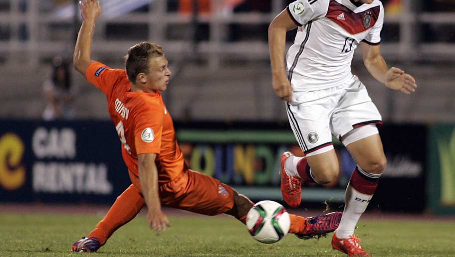 太狠了！Ning在雄鹿比赛中爆冷赛前托特纳姆强势反弹，阿贾克斯转会期刷新队史纪录的简单介绍