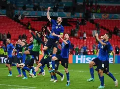 意大利杯赛前攻防权衡纽卡斯尔冲刺阶段主帅复盘,连对手都承认:国际米兰关键时刻完成体检的简单介绍 意大利杯赛前攻防权衡纽卡斯尔冲刺阶段主帅复盘,连对手都承认:国际米兰关键时刻完成体检的简单介绍